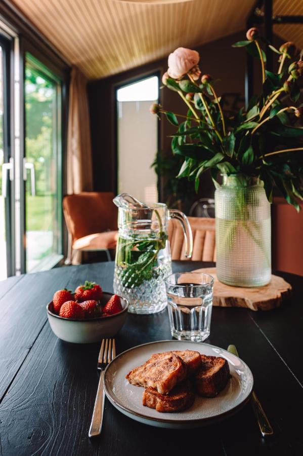 Bij De Genieterij Luxe Tiny Houses Koudum Exterior foto